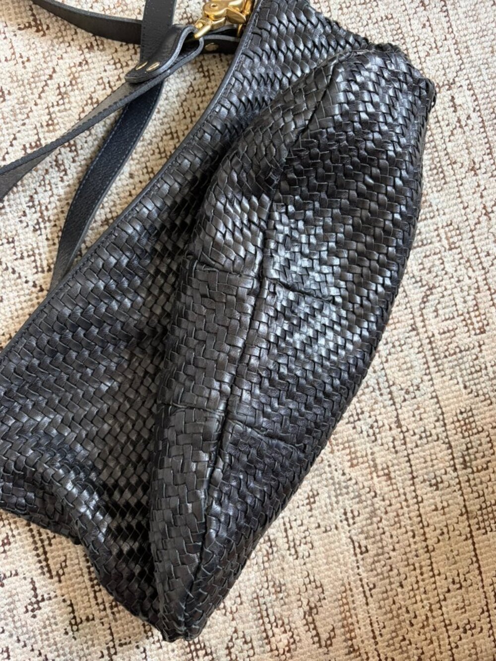 Clare V. Moyen Messenger Crossbody Bag in Black - Picture 2 of 8